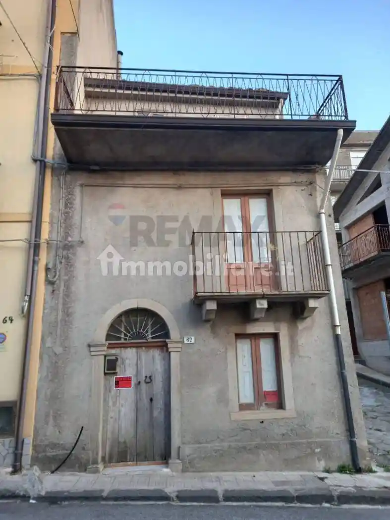 Casa indipendente in vendita a Montalbano Elicona