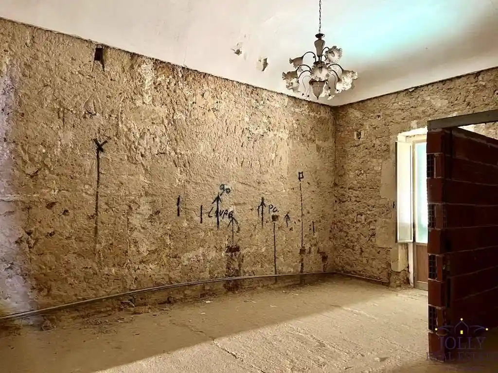 Palazzo - Edificio in vendita a Noto