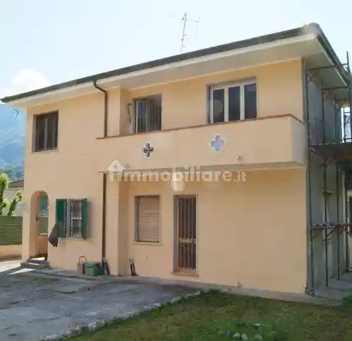 Villa in vendita a Camaiore