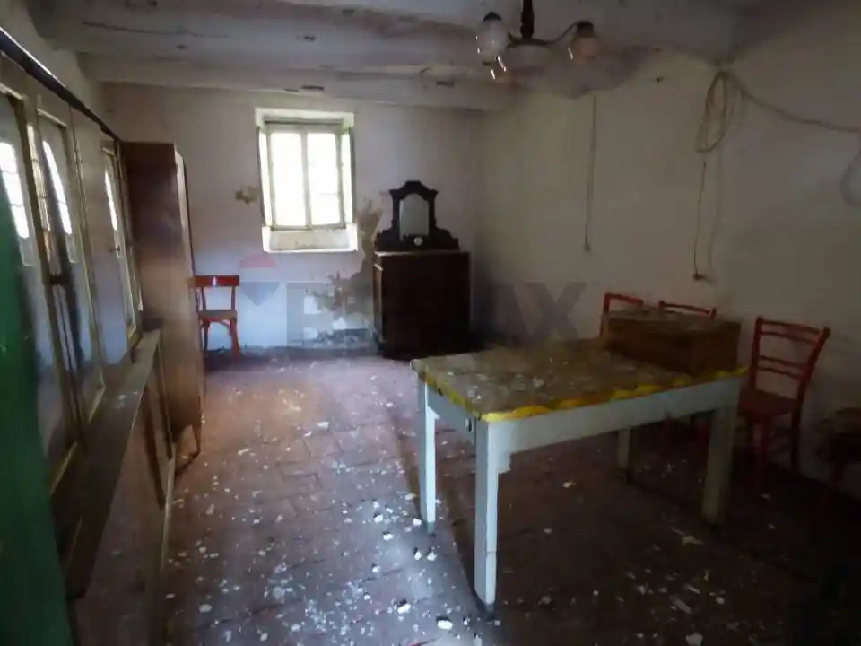 Appartamento in vendita a Casalzuigno