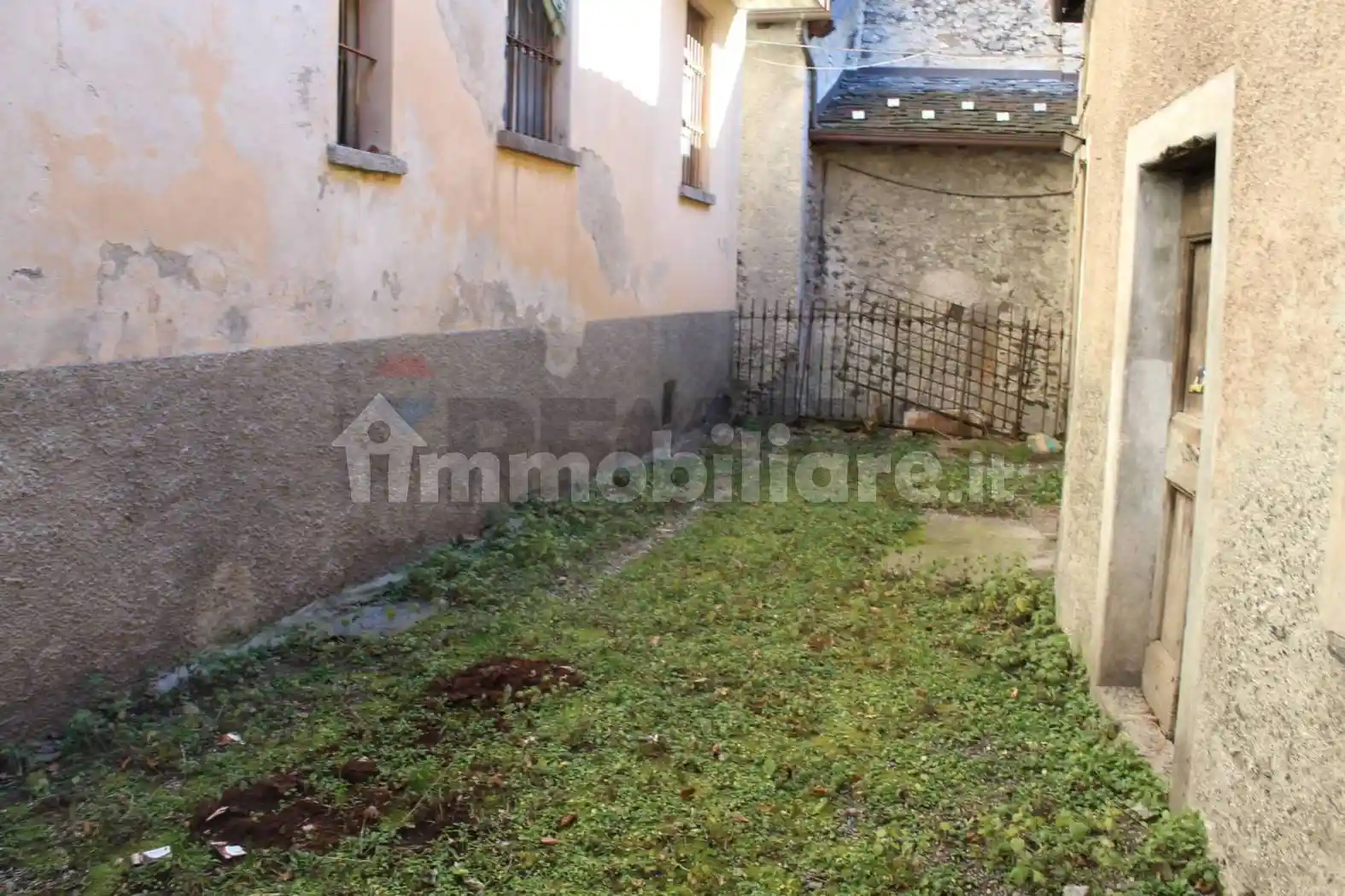 Casa indipendente in vendita a Esino Lario