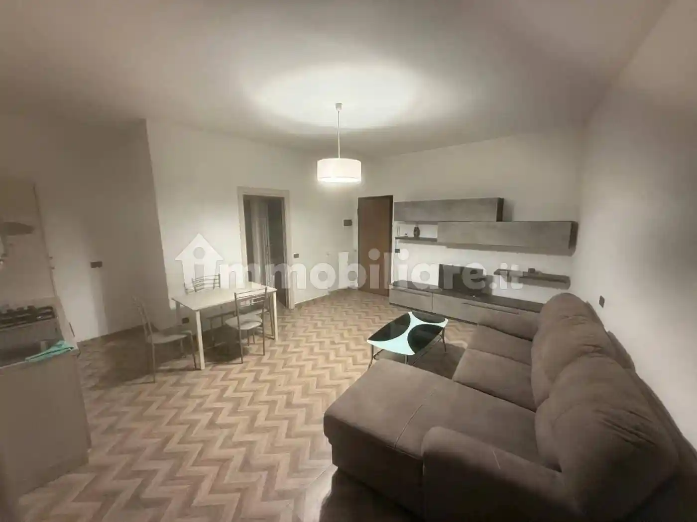 Appartamento in affitto a Cascina