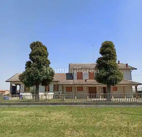 Villa in vendita a Riva del Po
