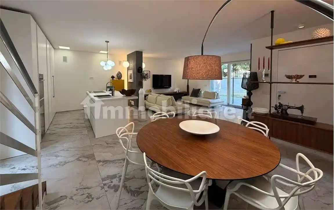 Casa indipendente in vendita a Modena