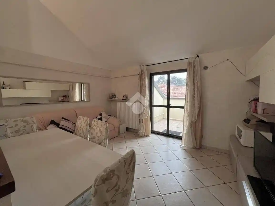 Appartamento in vendita a Carugate