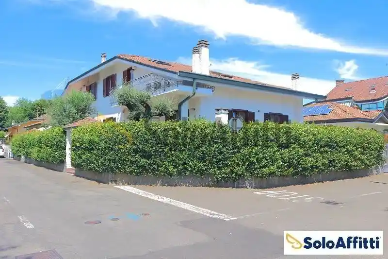 Villa in affitto a Limbiate