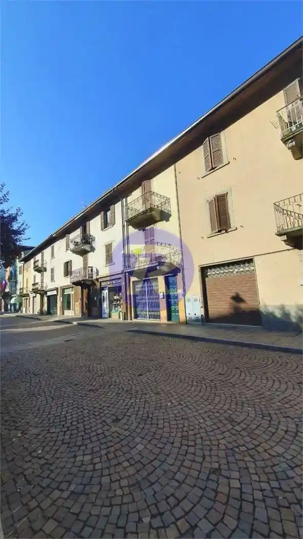 Casa indipendente in vendita a Val Brembilla