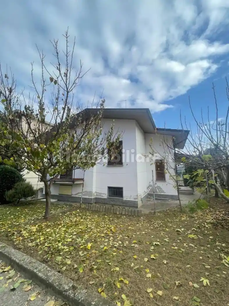 Villa in vendita a Stradella