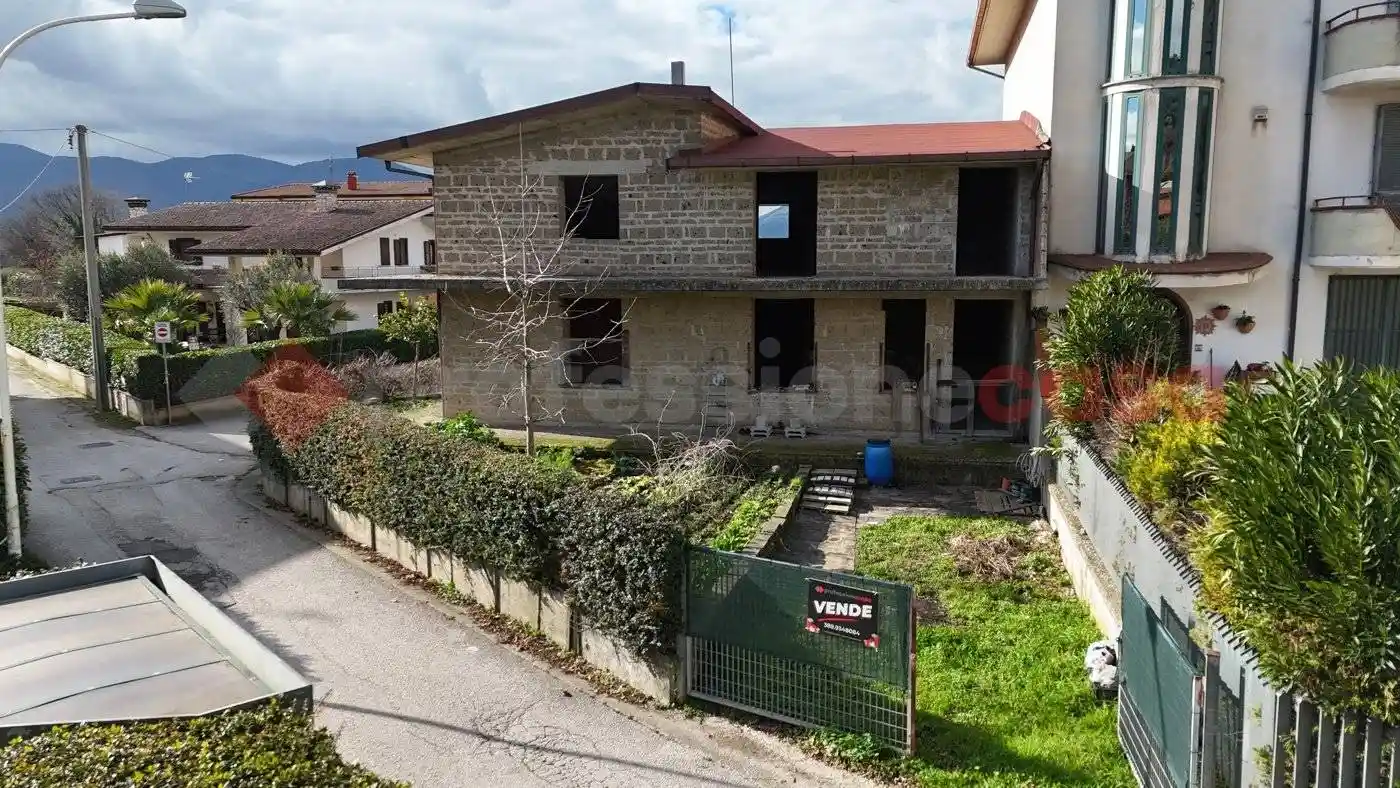 Casa indipendente in vendita a Montesarchio