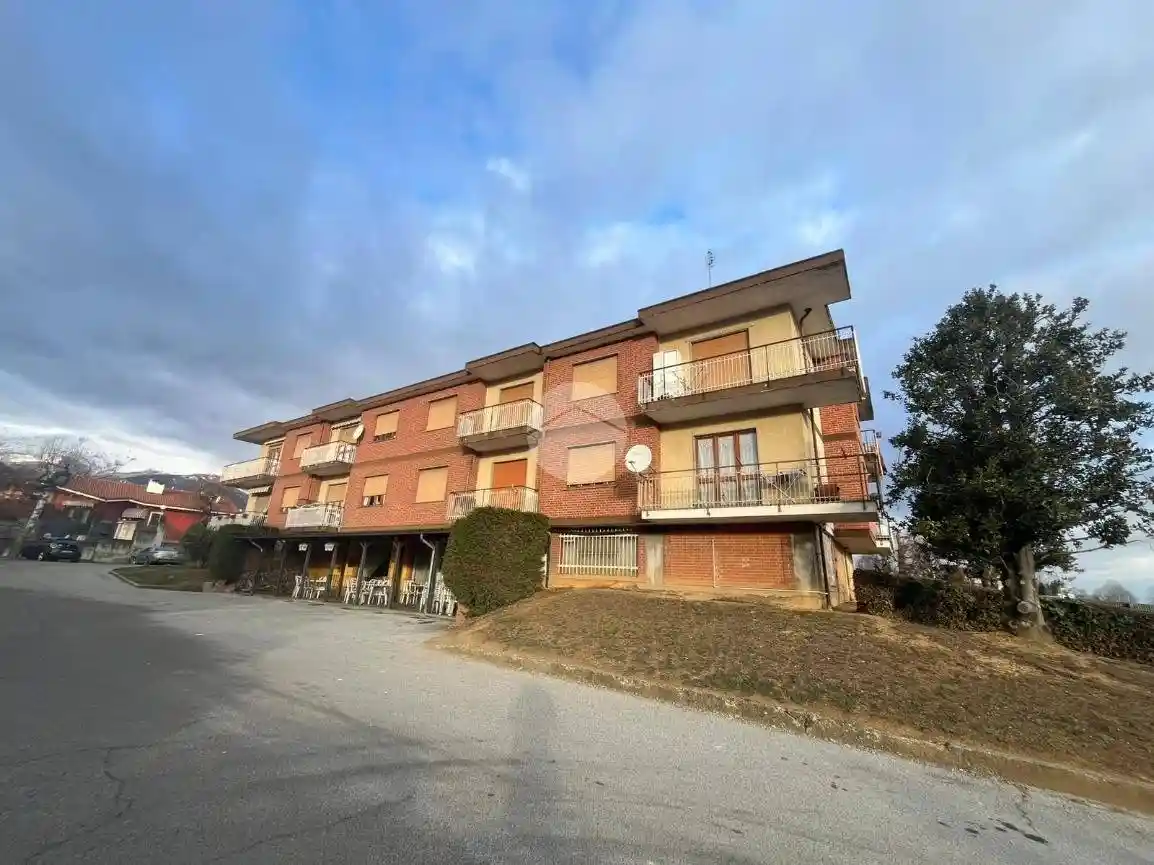 Appartamento in affitto a Barge