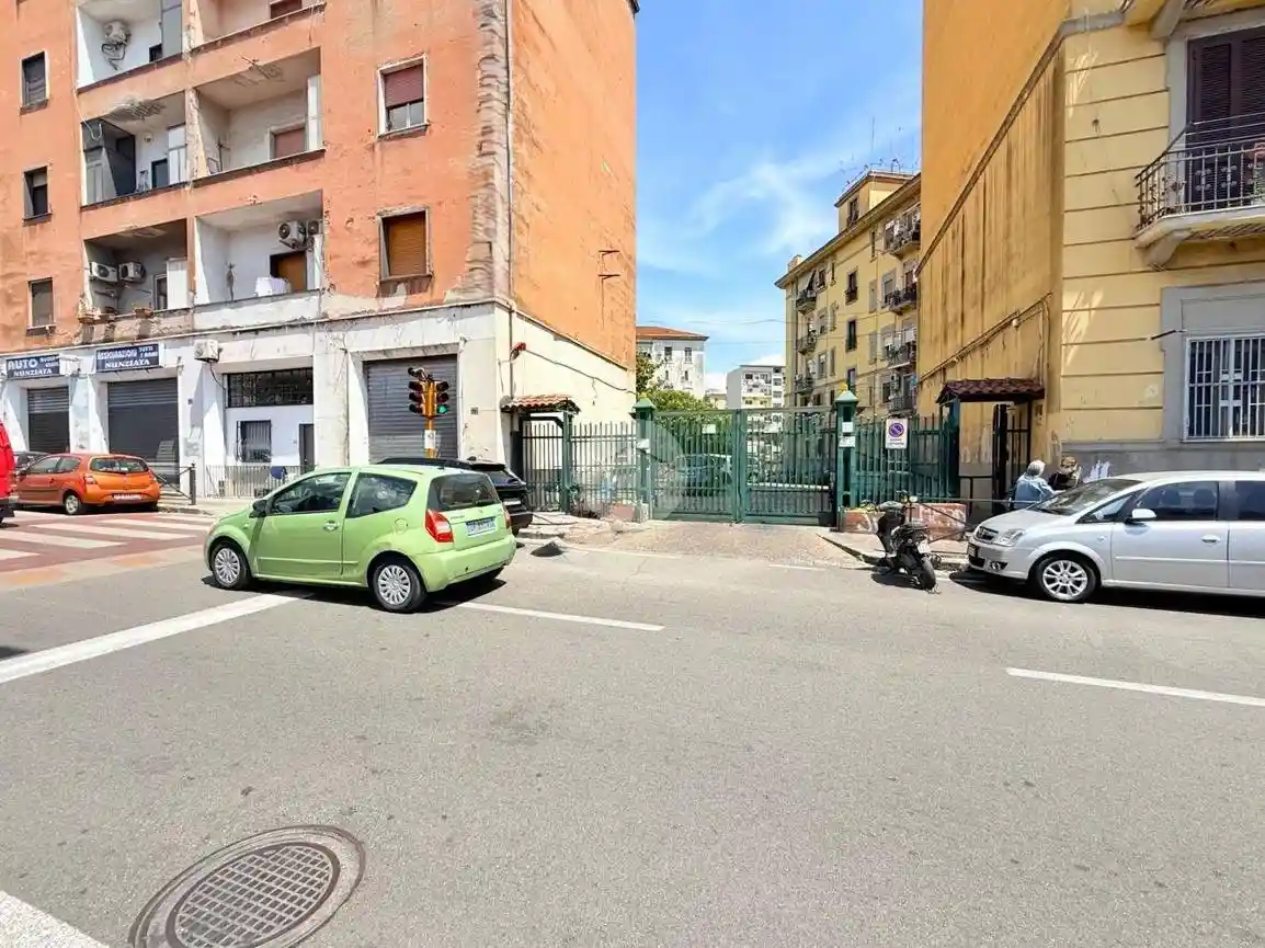 Appartamento in vendita a Napoli