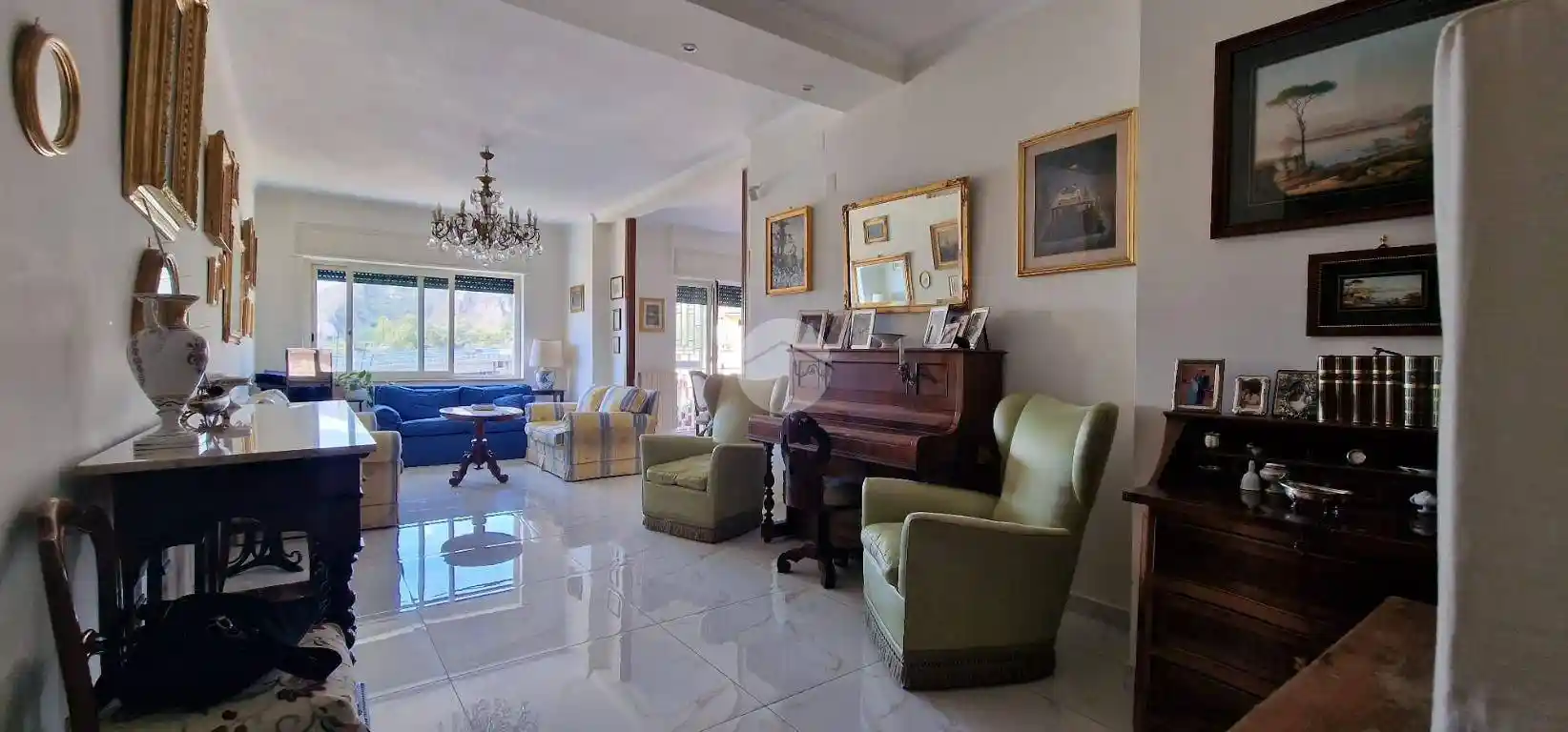 Appartamento in vendita a Napoli