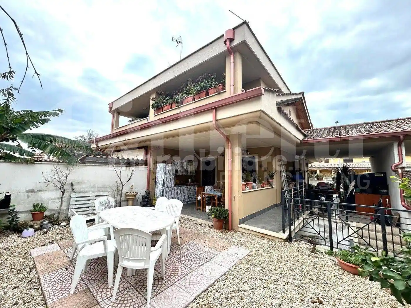 Villa in vendita a Pomezia