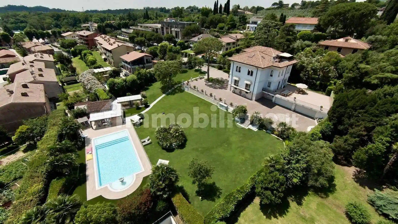 Villa in vendita a Desenzano del Garda