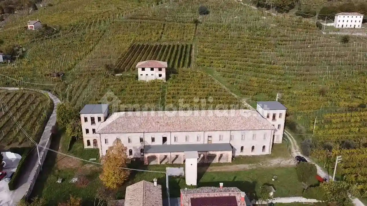 Palazzo - Edificio in vendita a Farra di Soligo