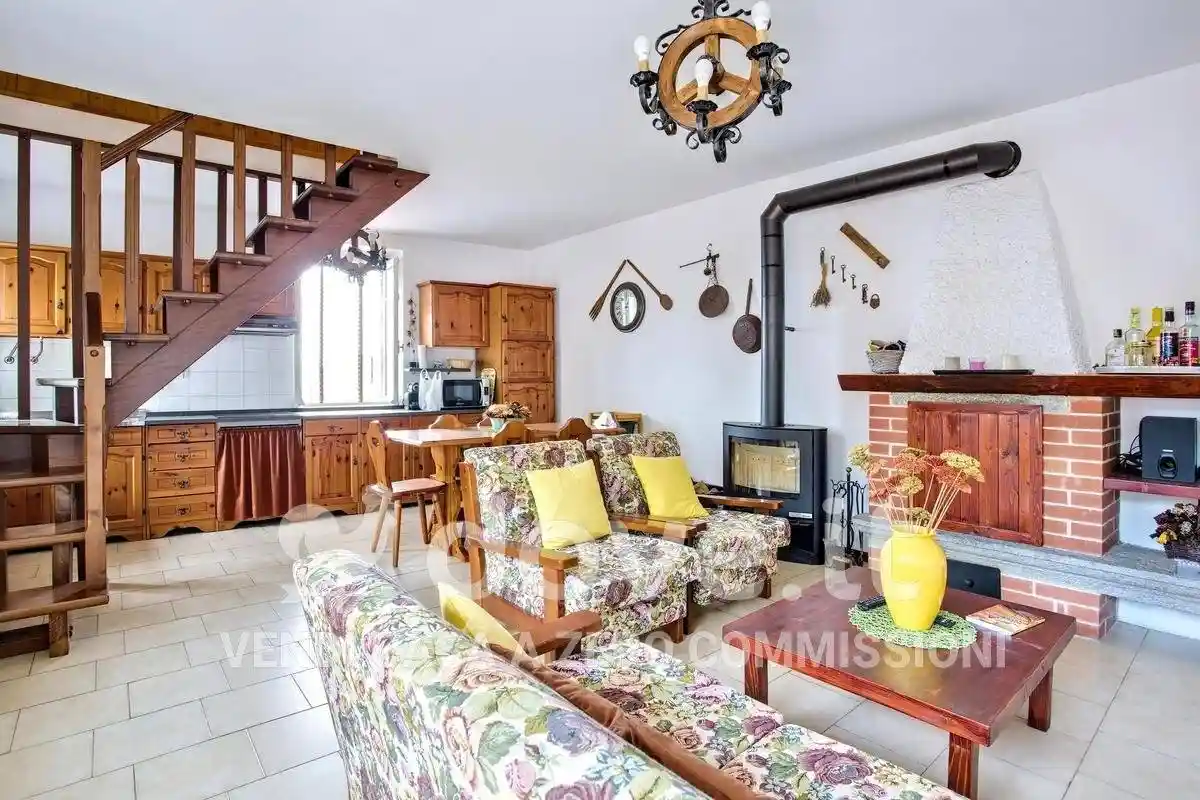 Appartamento in vendita a Casalzuigno