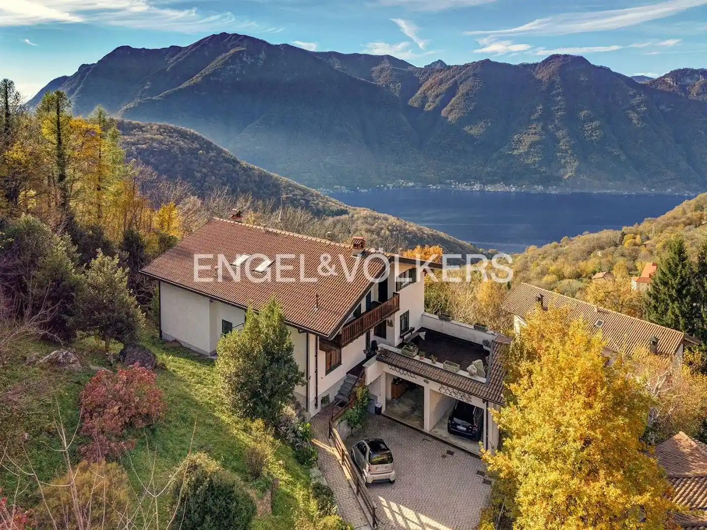 Villa in vendita a Zelbio