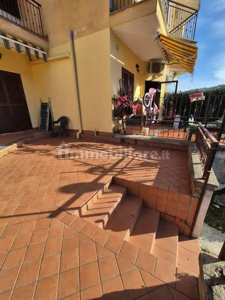 Appartamento in affitto a Laureana Cilento