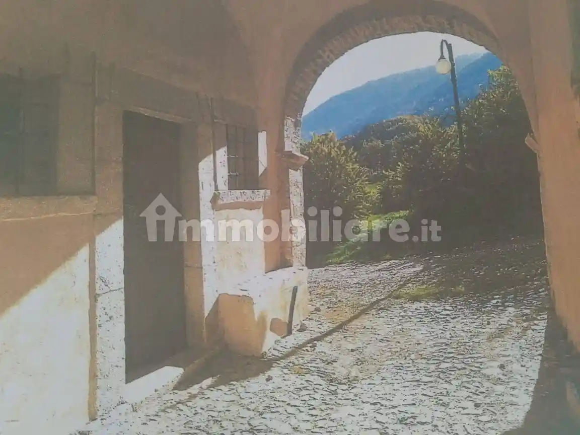 Rustico - Casale in vendita a Perugia