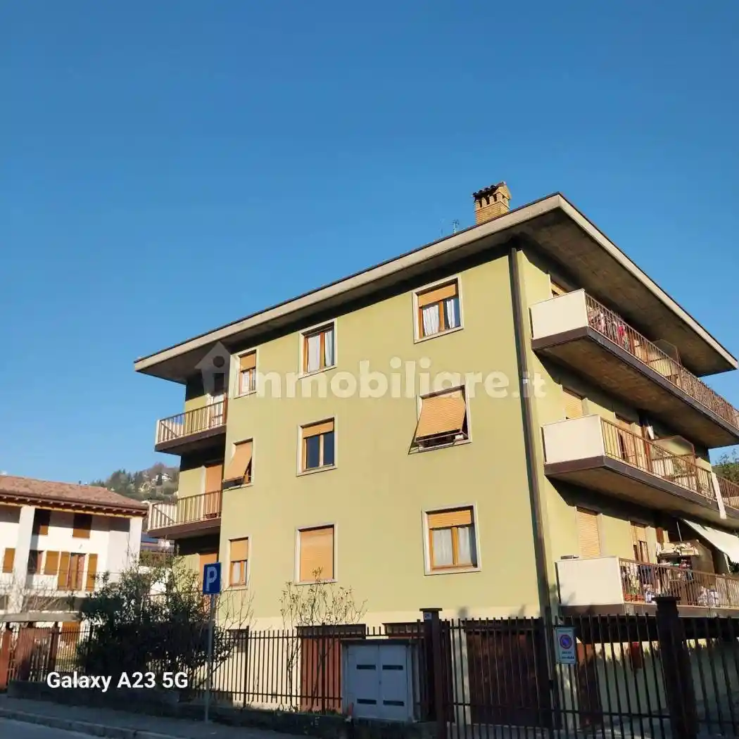 Appartamento in vendita a Cene