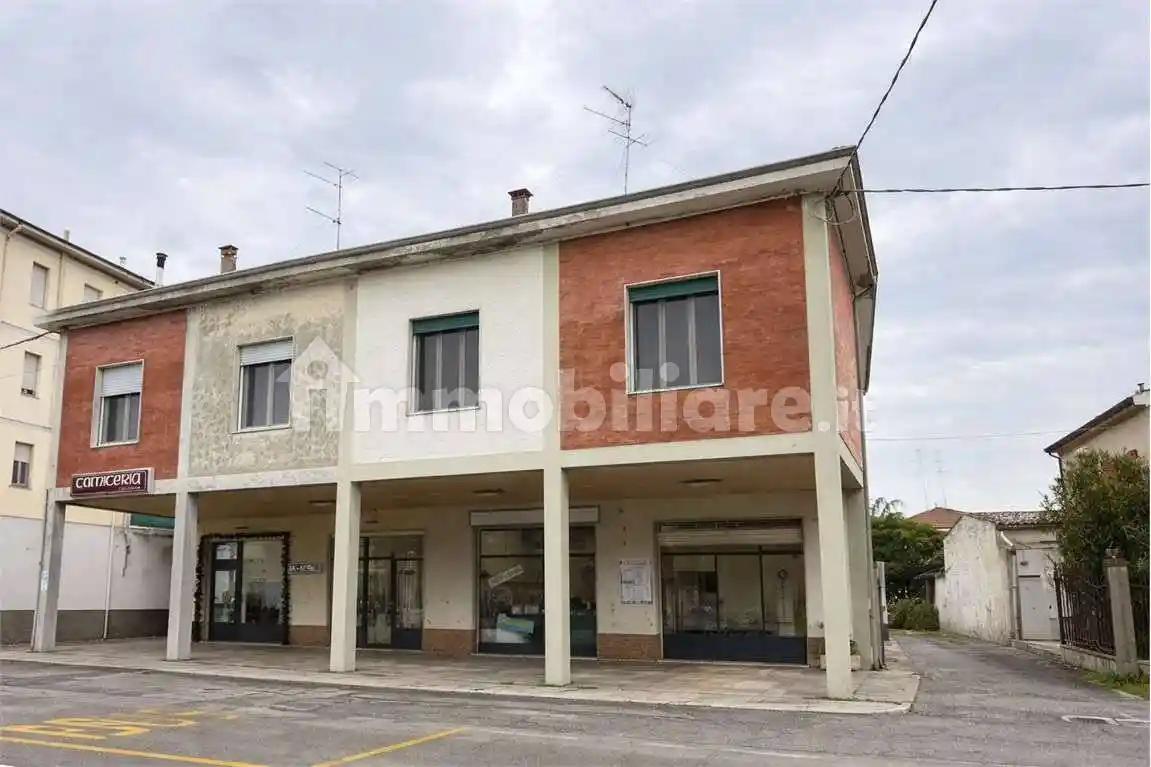 Casa indipendente in vendita a Ferrara