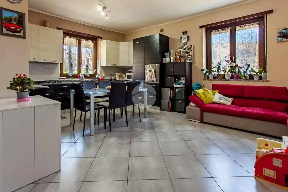 Casa indipendente in vendita a Val della Torre