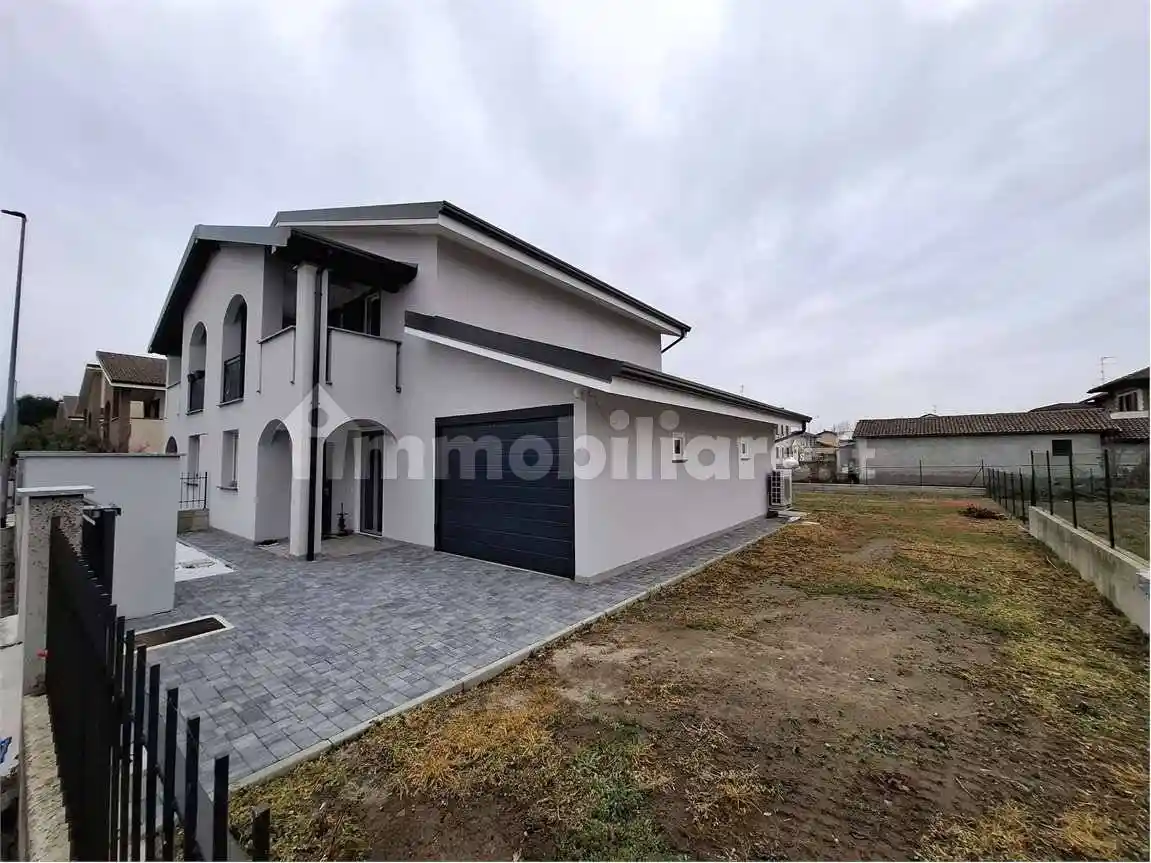 Villa in vendita a Borgolavezzaro