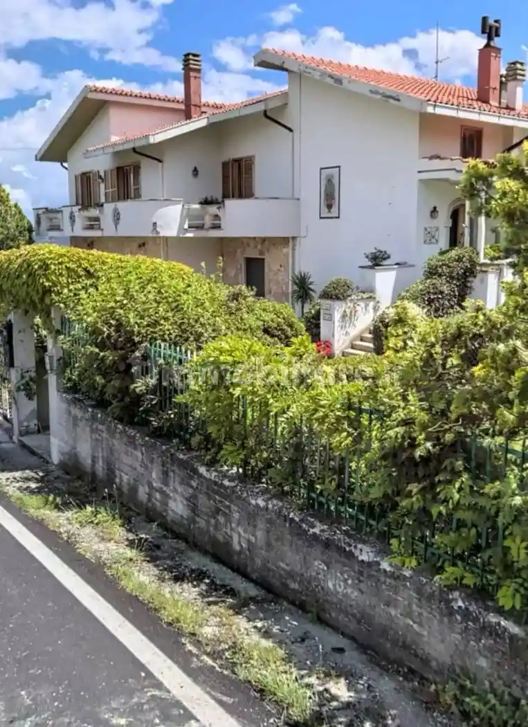 Appartamento in vendita a Castiglione a Casauria