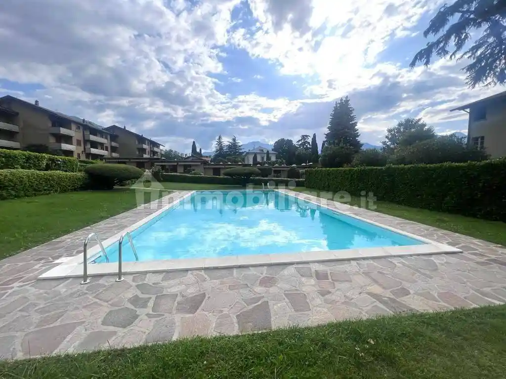 Appartamento in affitto a Colico