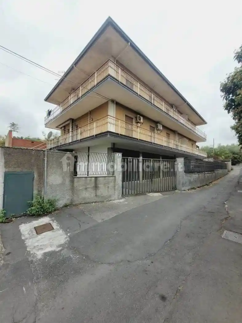 Villa in vendita a Gravina di Catania