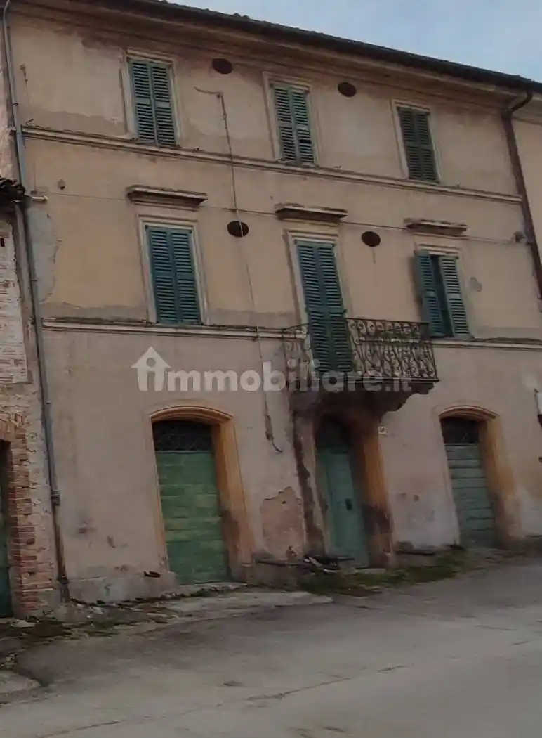 Rustico - Casale in vendita a Fabriano