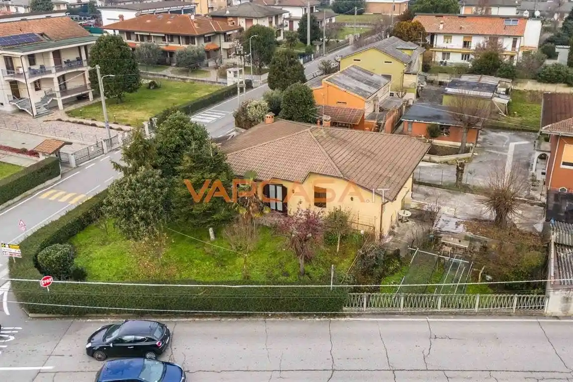 Casa indipendente in vendita a Cividate al Piano