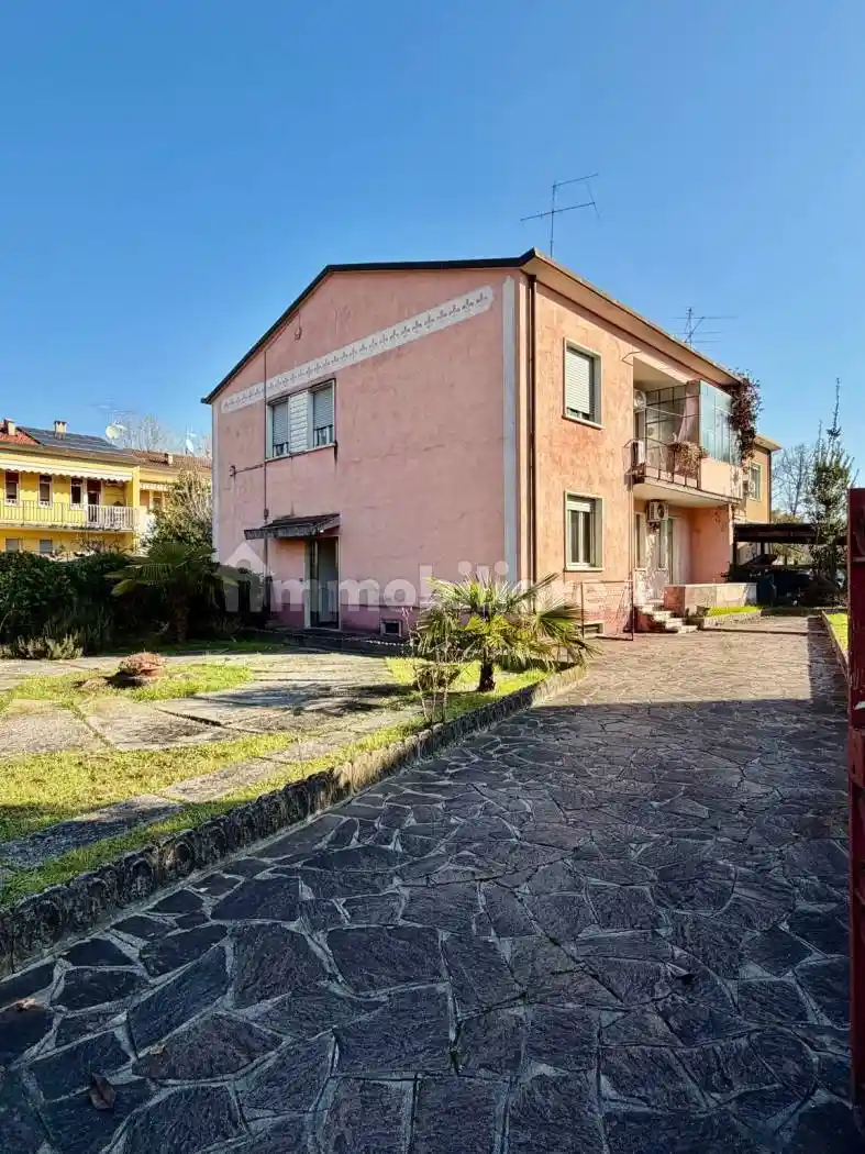 Villa in vendita a Brescia