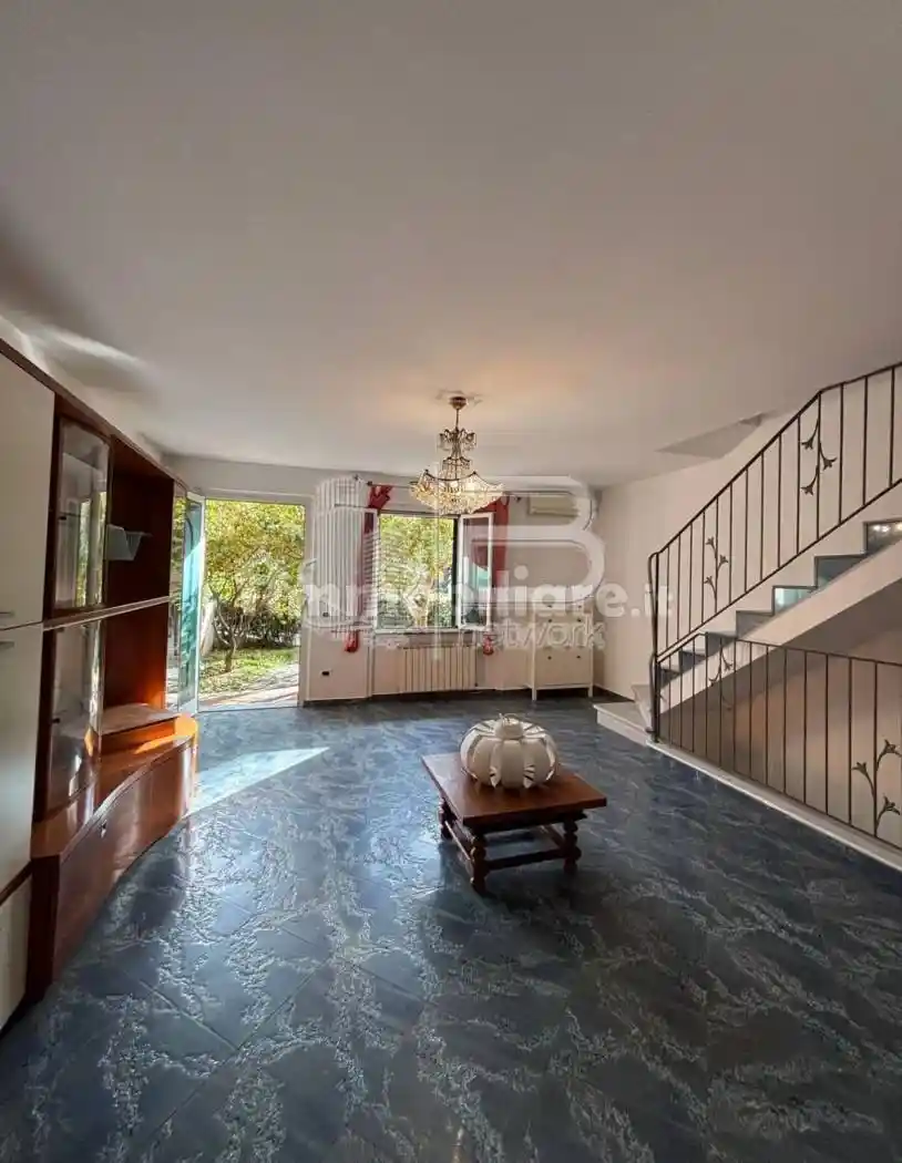 Villetta a schiera in vendita a Massa