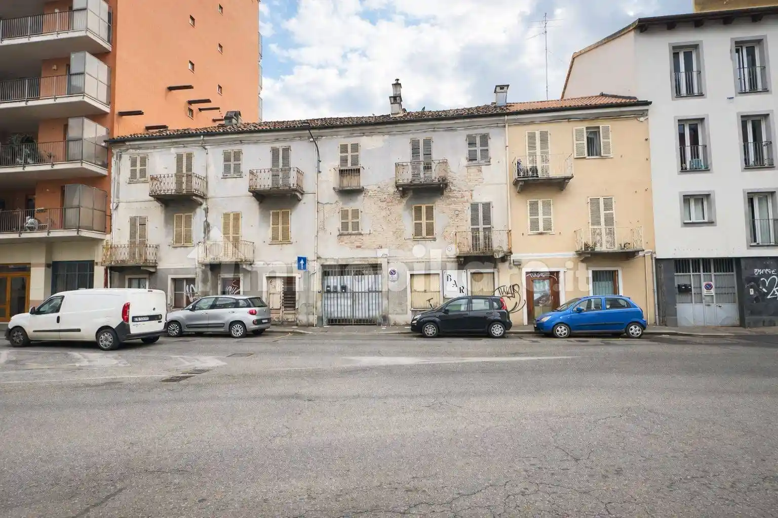 Palazzo - Edificio in vendita a Torino