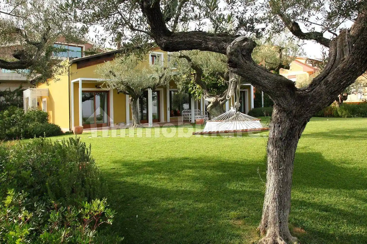 Villa in vendita a Loreto Aprutino