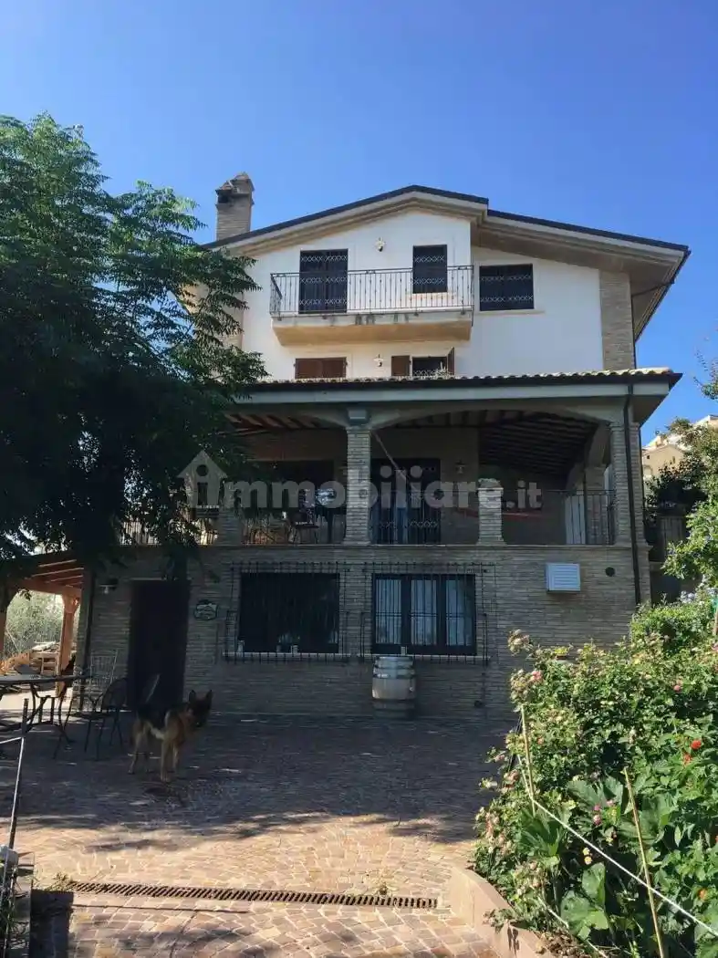 Villa in vendita a Città Sant'Angelo