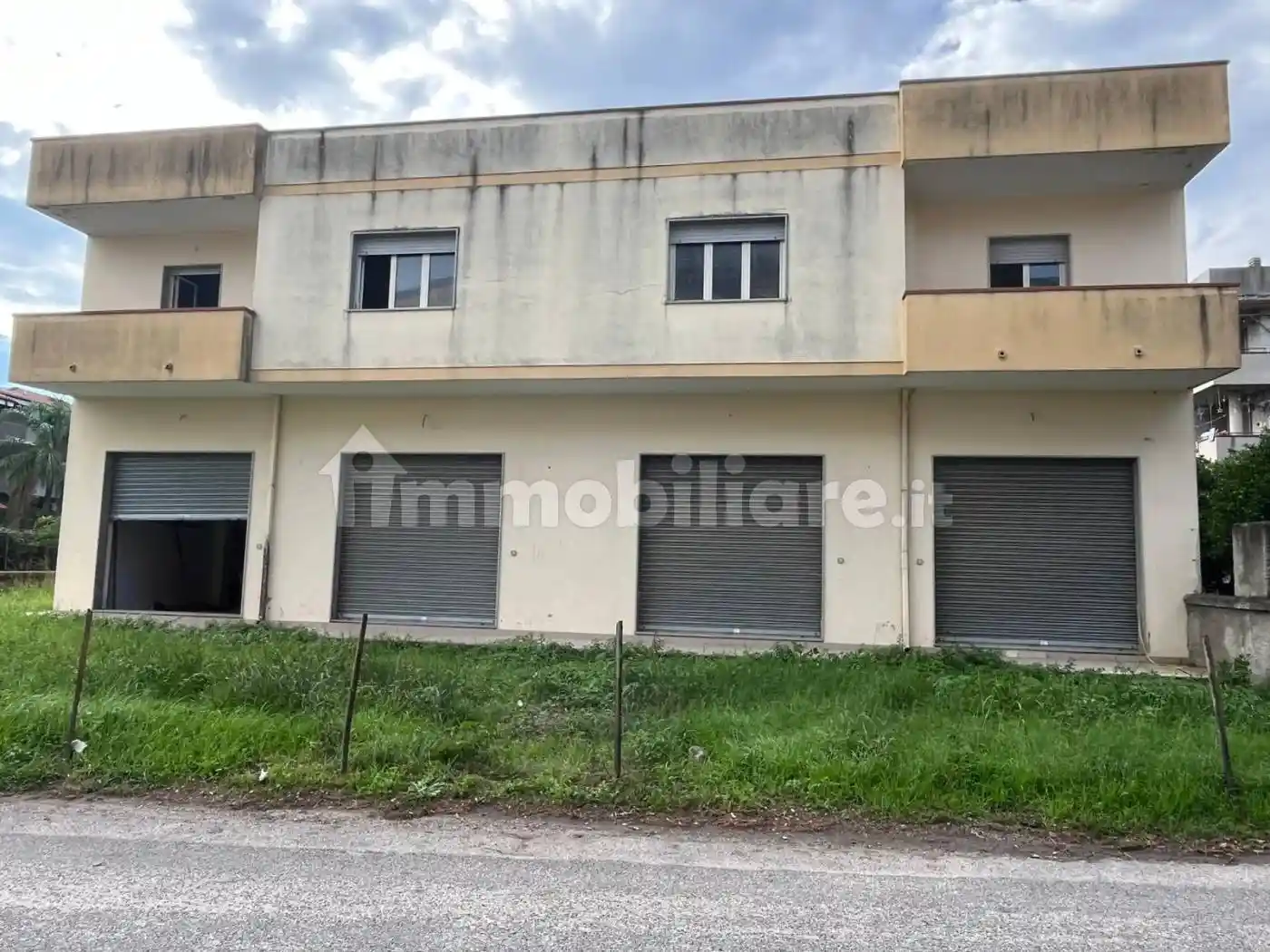 Palazzo - Edificio in vendita a Davoli