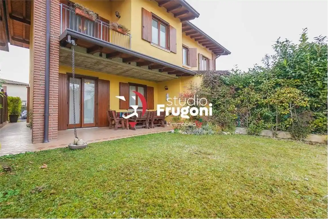 Villa in vendita a Puegnago sul Garda