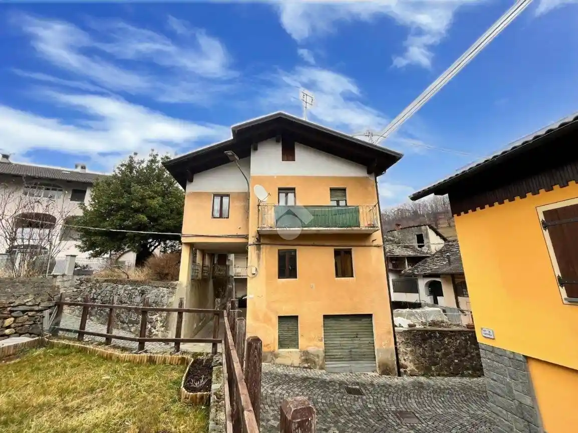 Casa indipendente in vendita a Brosso