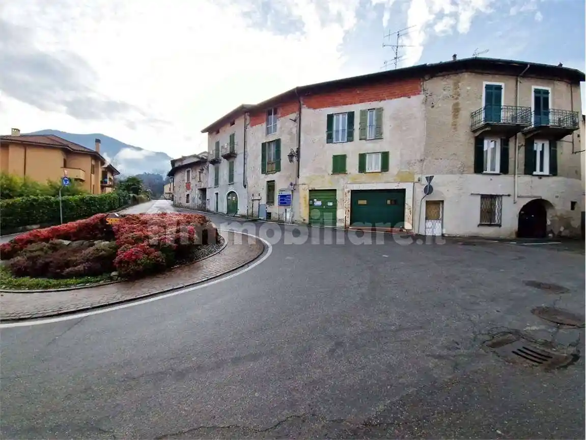 Appartamento in vendita a Porto Valtravaglia