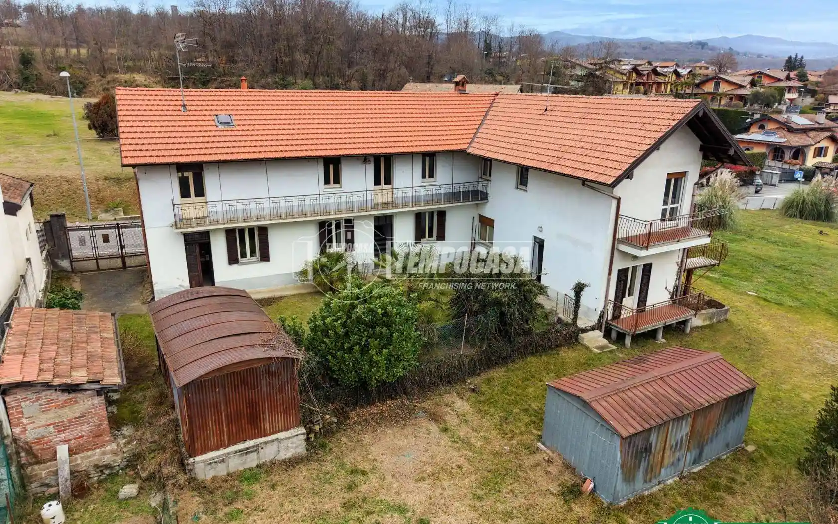 Casa indipendente in vendita a Paruzzaro