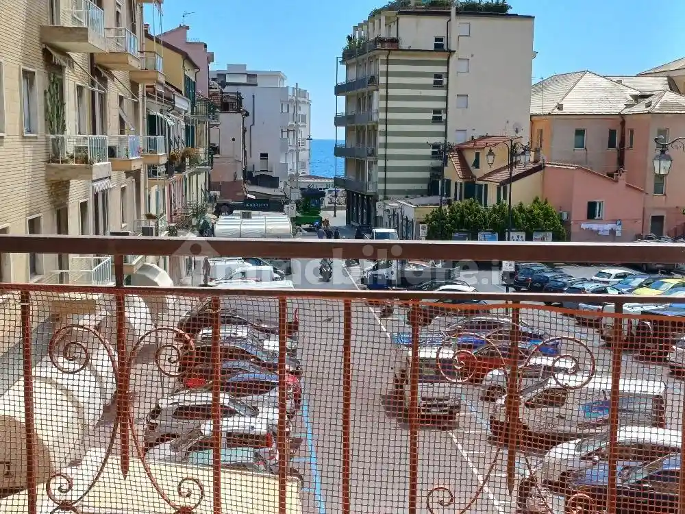 Appartamento in affitto a Alassio