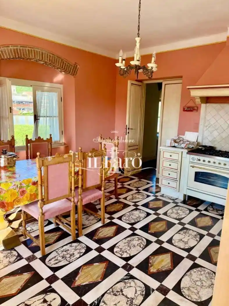 Appartamento in vendita a Pietrasanta