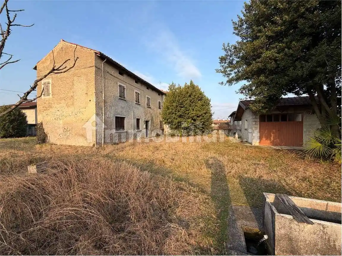 Rustico - Casale in vendita a Azzano Decimo