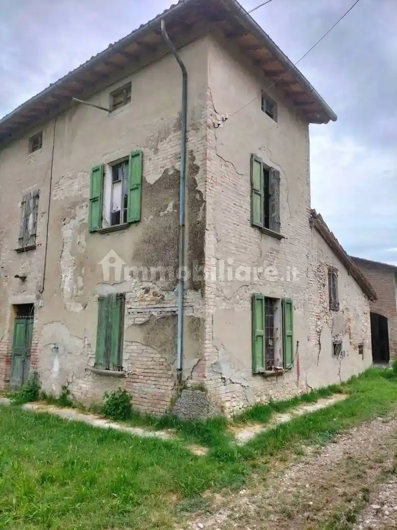 Rustico - Casale in vendita a Fidenza