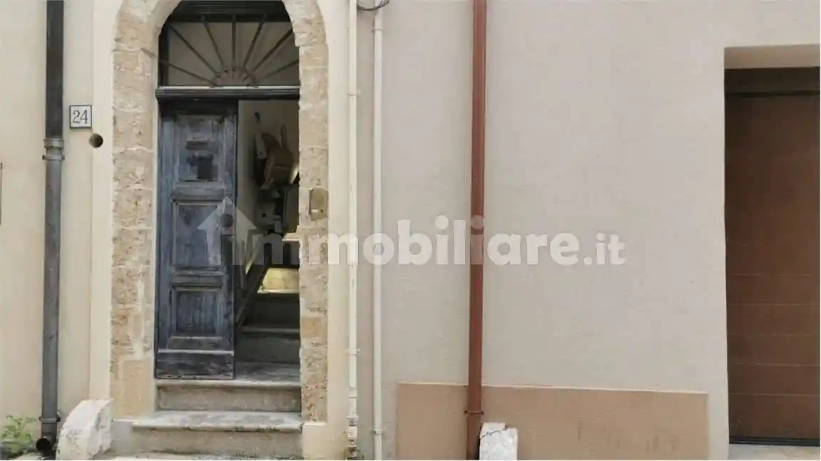 Casa indipendente in affitto a Brindisi