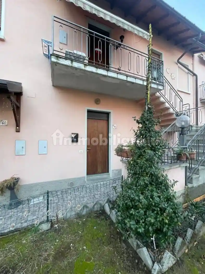 Appartamento in vendita a Azzate