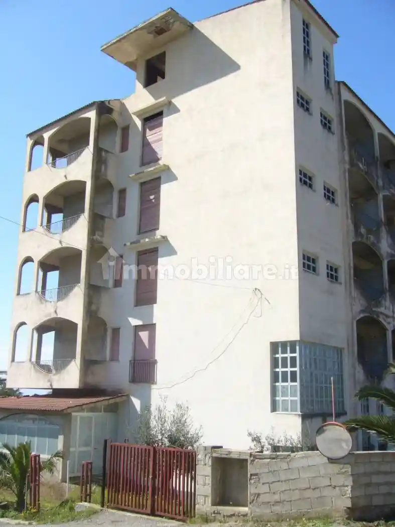 Palazzo - Edificio in vendita a Ricadi