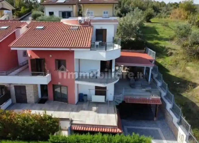 Villa in vendita a Rende